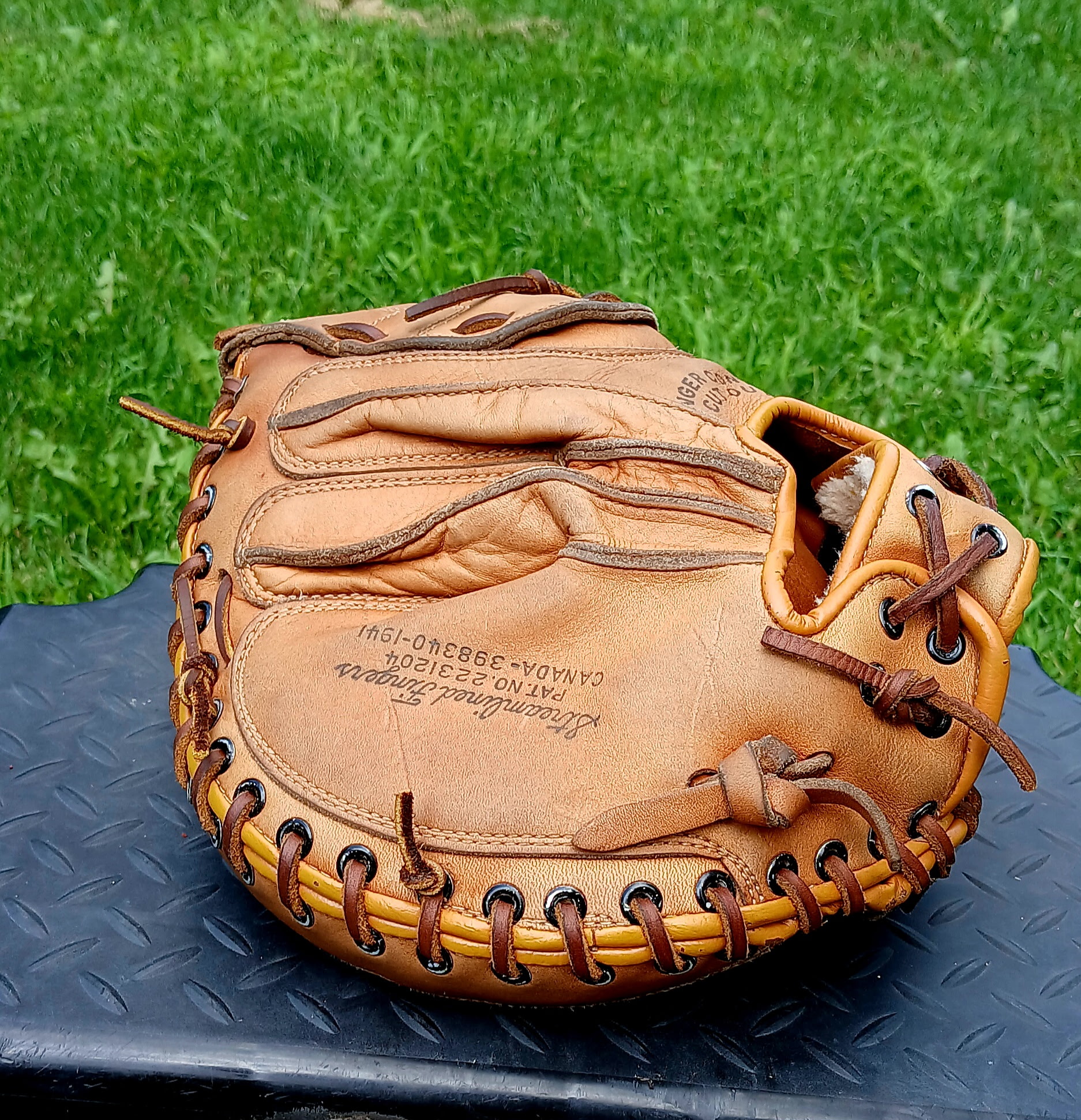 Wilson A2518 side view
